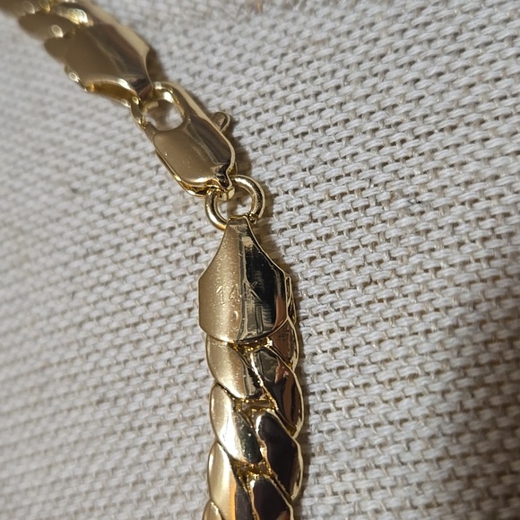 Miami Cuban Link Chain - Picture 4 of 4